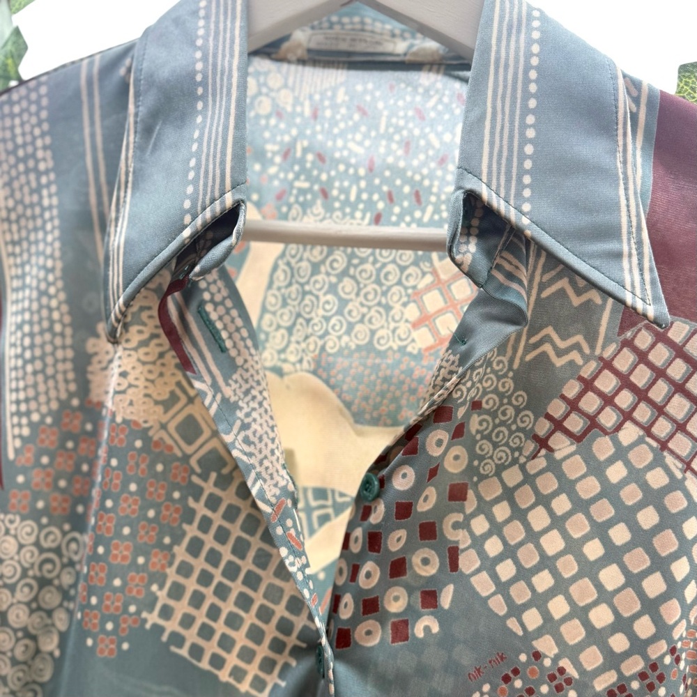 Vintage retro - Geometric Patterned Button-Up Shirt - Picture 2 of 16